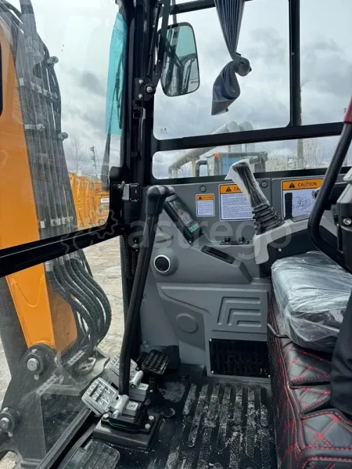 Гусеничный мини-Экскаватор YNIX YN35 Москва - изображение 6