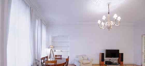 5-комн. квартира, 166.4 м2, 2/4 эт. Санкт-Петербург
