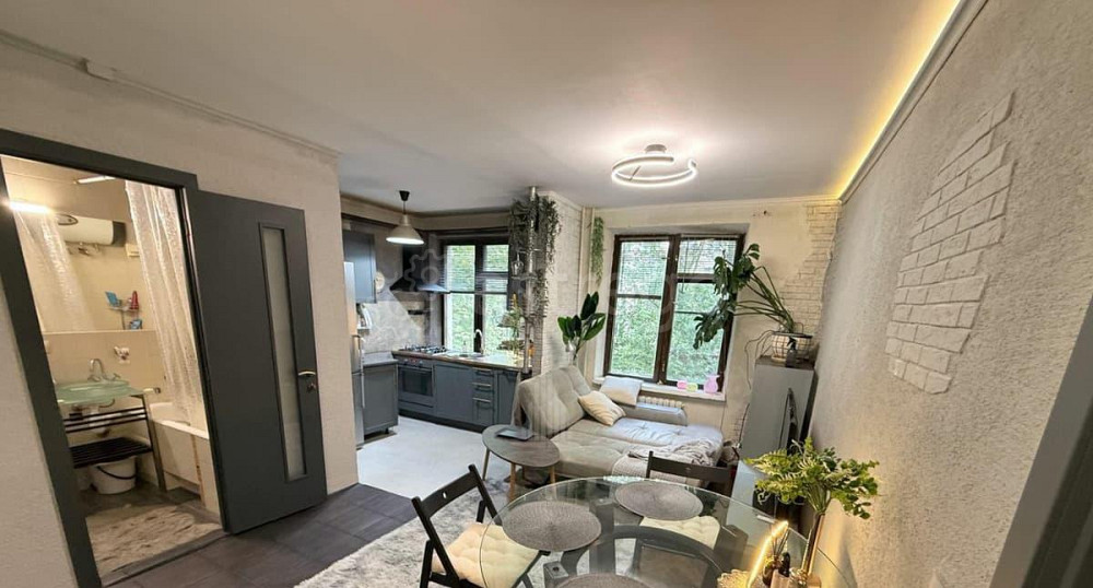 3-комн. квартира, 58 м2, 3/5 эт. Москва - изображение 1