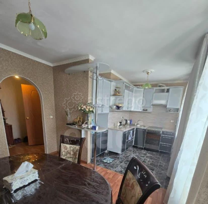 4-комн. квартира, 60.7 м2, 2/5 эт. Белогорск - изображение 1