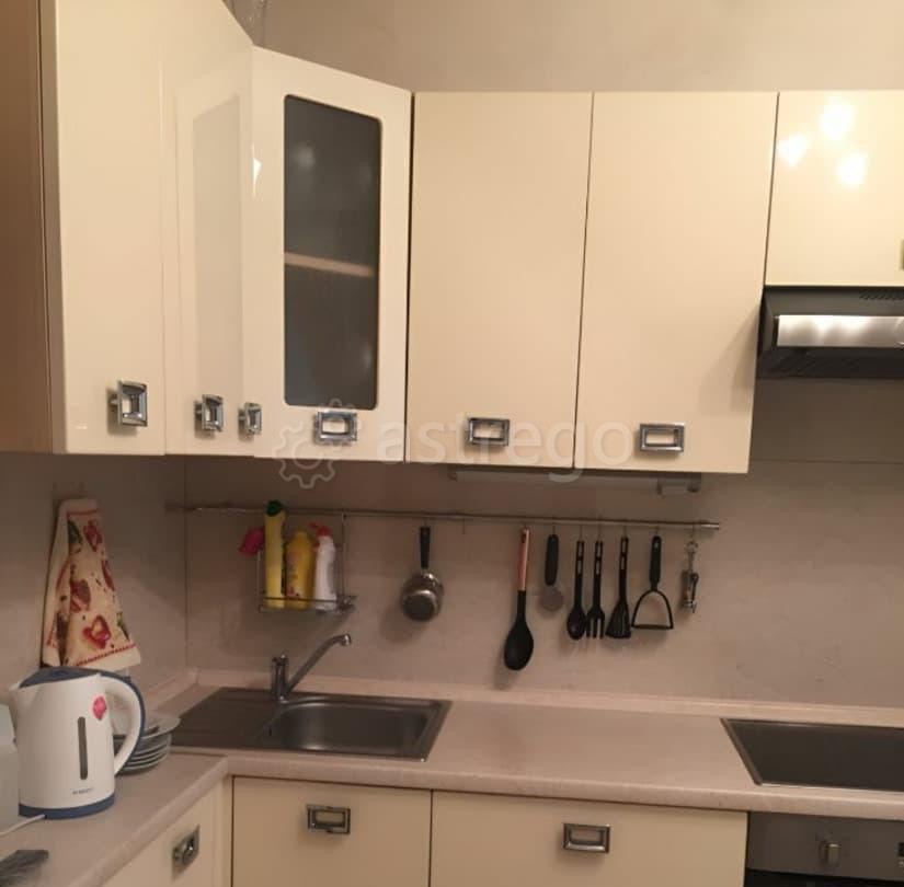 Комната, 54 м2, 2/17 эт. Москва - изображение 1