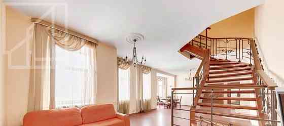 3-комн. квартира, 150 м2, 3/3 эт. Москва