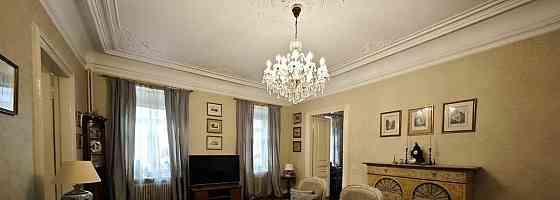 5-комн. квартира, 155 м2, 2/5 эт. Москва