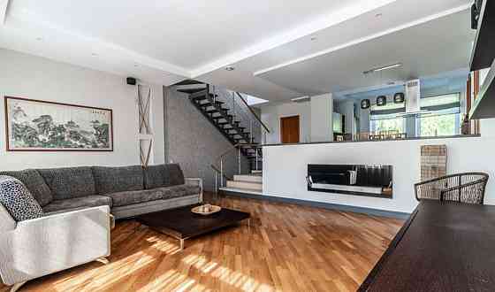 Таунхаус, 197 м2, 1.05 сотки, 3 эт. Санкт-Петербург