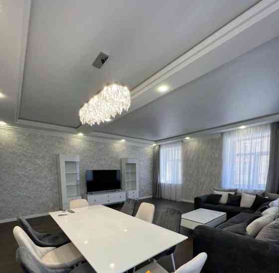 4-комн. квартира, 135 м2, 3/9 эт. Москва