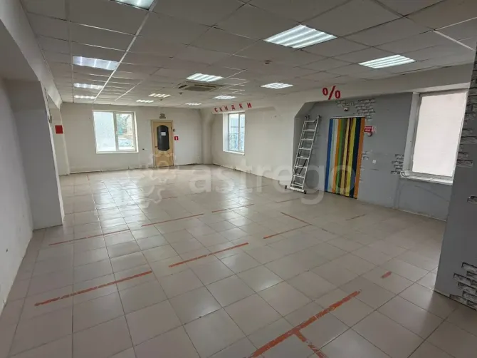 Сдам торговое помещение, 77 м2 Крымск - изображение 2
