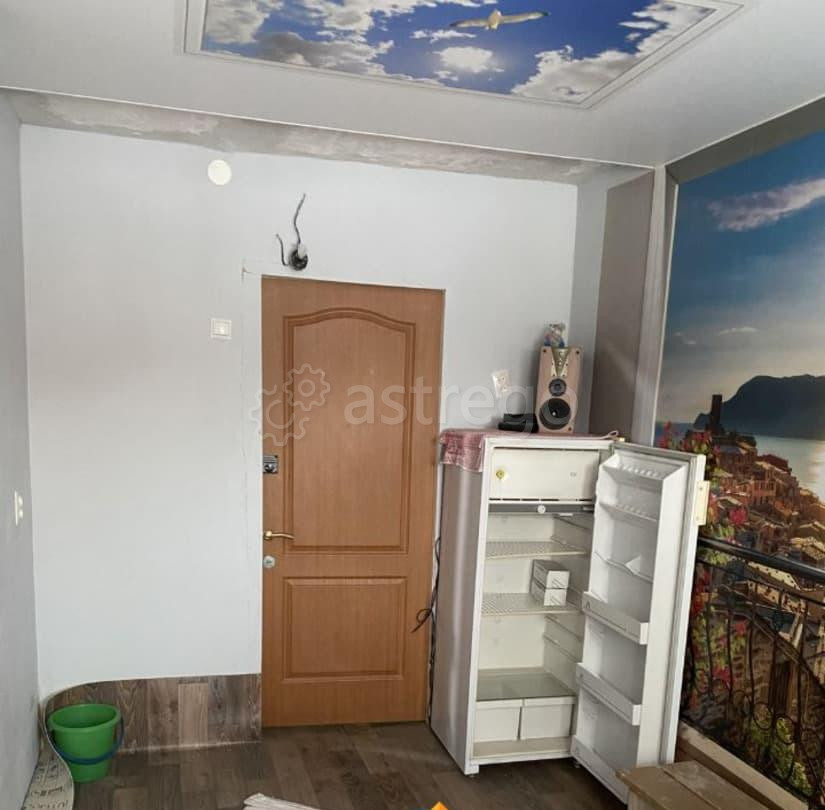 Комната, 8 м2, 3/5 эт. Красноярск - изображение 2