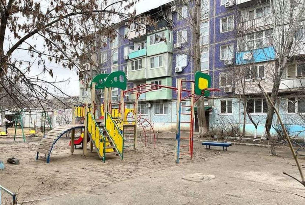 3-комн. квартира, 64.4 м2, 5/5 эт. Астрахань - изображение 1