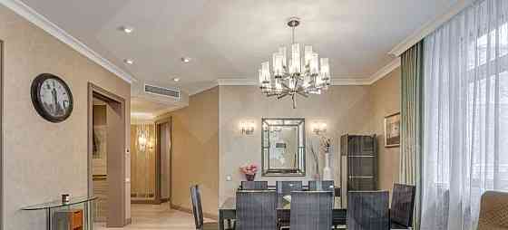 4-комн. квартира, 130 м2, 3/10 эт. Москва