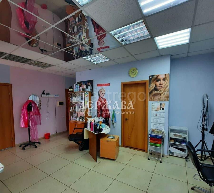 Торговое помещение, 41.8 м2 Старый Оскол - изображение 6