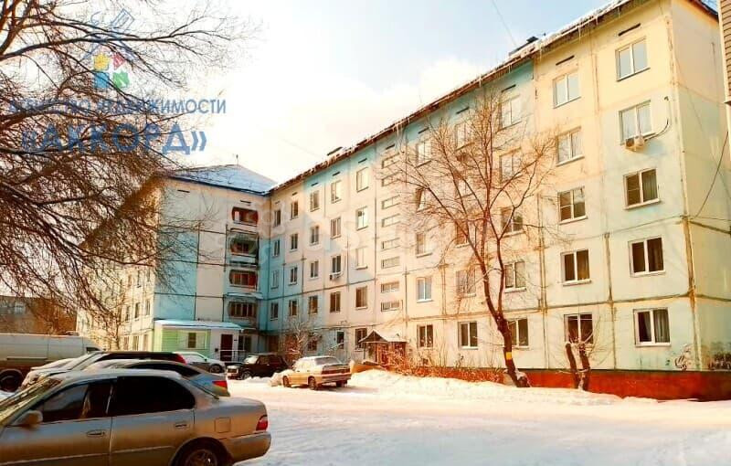 Комната, 10 м2, 4/5 эт. Бийск - изображение 1