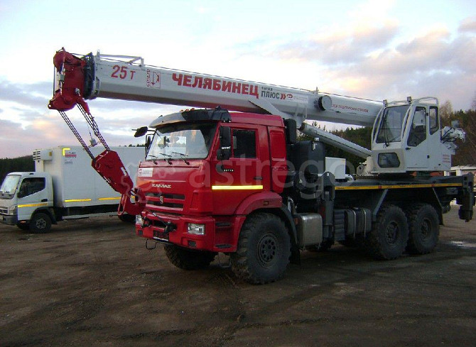 Автокран Челябинец 25 т "ПЛЮС" на шасси КАМАЗ 43118 Самара - изображение 1