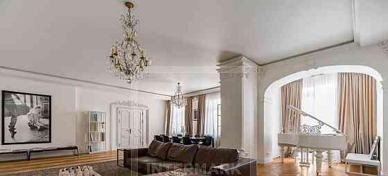 4-комн. квартира, 300 м2, 2/7 эт. Москва