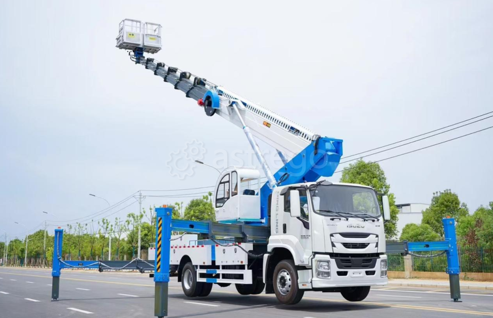 Автовышка ISUZU ELF KV100 45 м, с кабиной оператора Челябинск - изображение 1