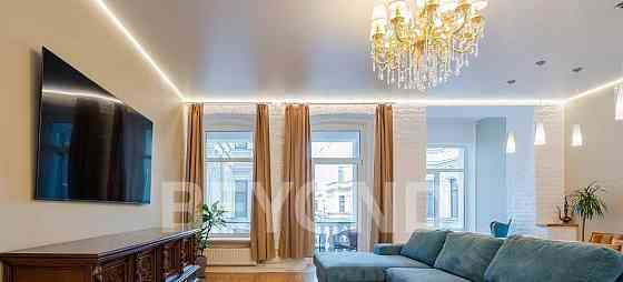 6-комн. квартира, 211 м2, 3/5 эт. Санкт-Петербург
