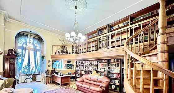 4-комн. квартира, 185 м2, 3/6 эт. Санкт-Петербург