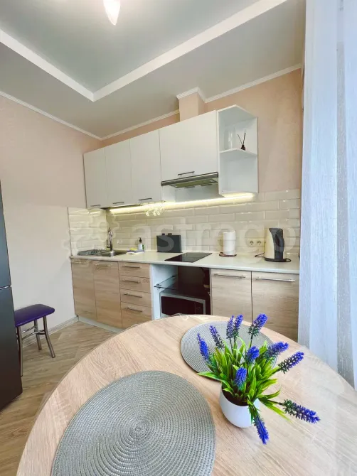 Сдам студию, 29 м2, 8/8 эт., посуточно Севастополь - изображение 2