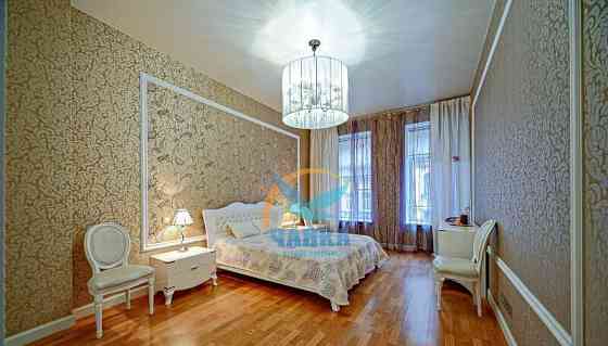 2-комн. квартира, 80 м2, 3/5 эт. Санкт-Петербург