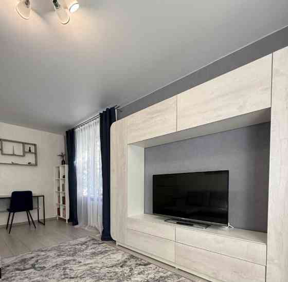 2-комн. квартира, 42.7 м2, 3/5 эт. Москва