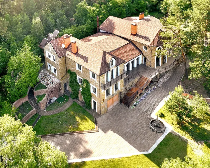 Продам дом 1140 м2, 3 этажа, ИЖС 50 соток Благовещенск - изображение 1