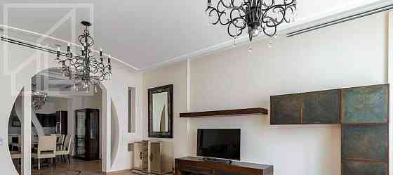 5-комн. квартира, 220 м2, 3/8 эт. Москва