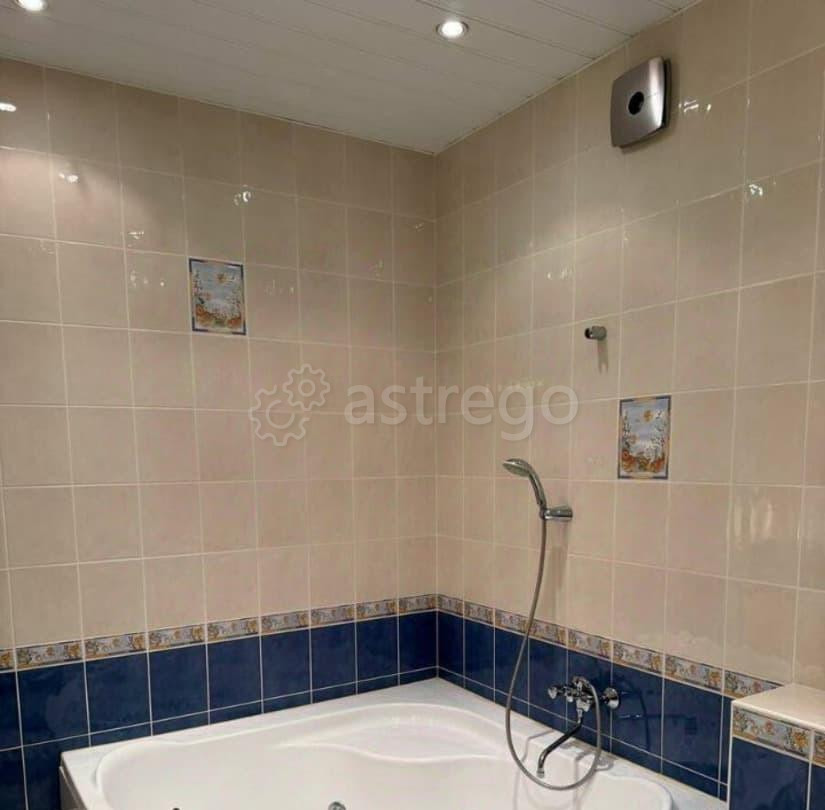 2-комн. квартира, 90 м2, 2/4 эт. Санкт-Петербург - изображение 2