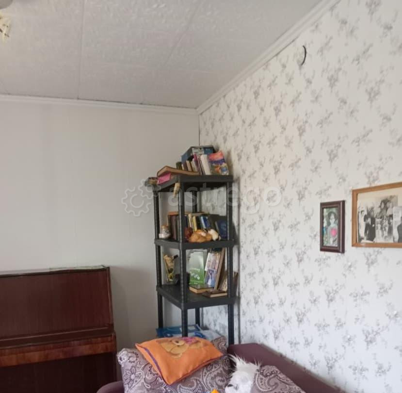 Комната, 38 м2, 2/2 эт. Павловск - изображение 1