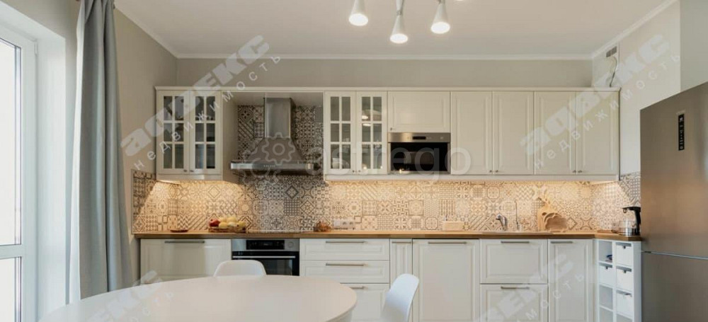 3-комн. квартира, 91 м2, 10/13 эт. Санкт-Петербург - изображение 1