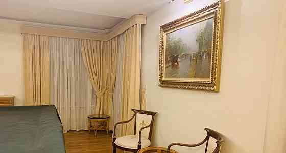 5-комн. квартира, 220 м2, 4/4 эт. Москва