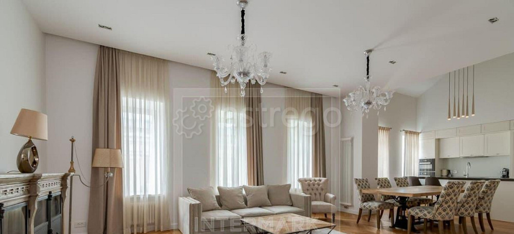 3-комн. апарт-ы, 140 м2, 5/5 эт. Москва - изображение 1