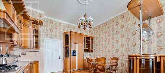 5-комн. квартира, 190 м2, 6/7 эт. Москва