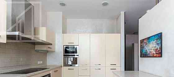 5-комн. квартира, 160 м2, 2/4 эт. Москва