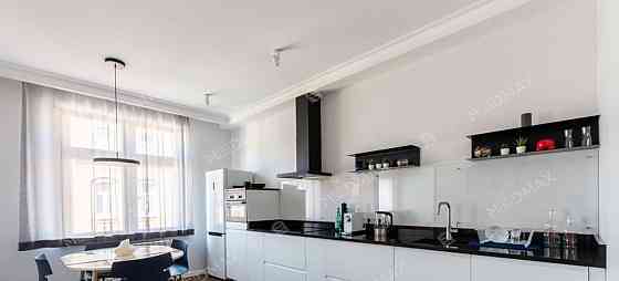 2-комн. квартира, 81 м2, 4/9 эт. Санкт-Петербург
