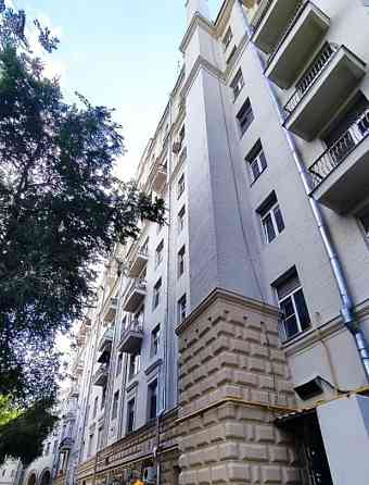 2-комн. квартира, 65 м2, 2/11 эт. Москва