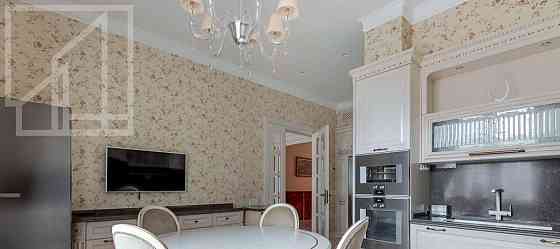 3-комн. квартира, 173 м2, 3/10 эт. Москва