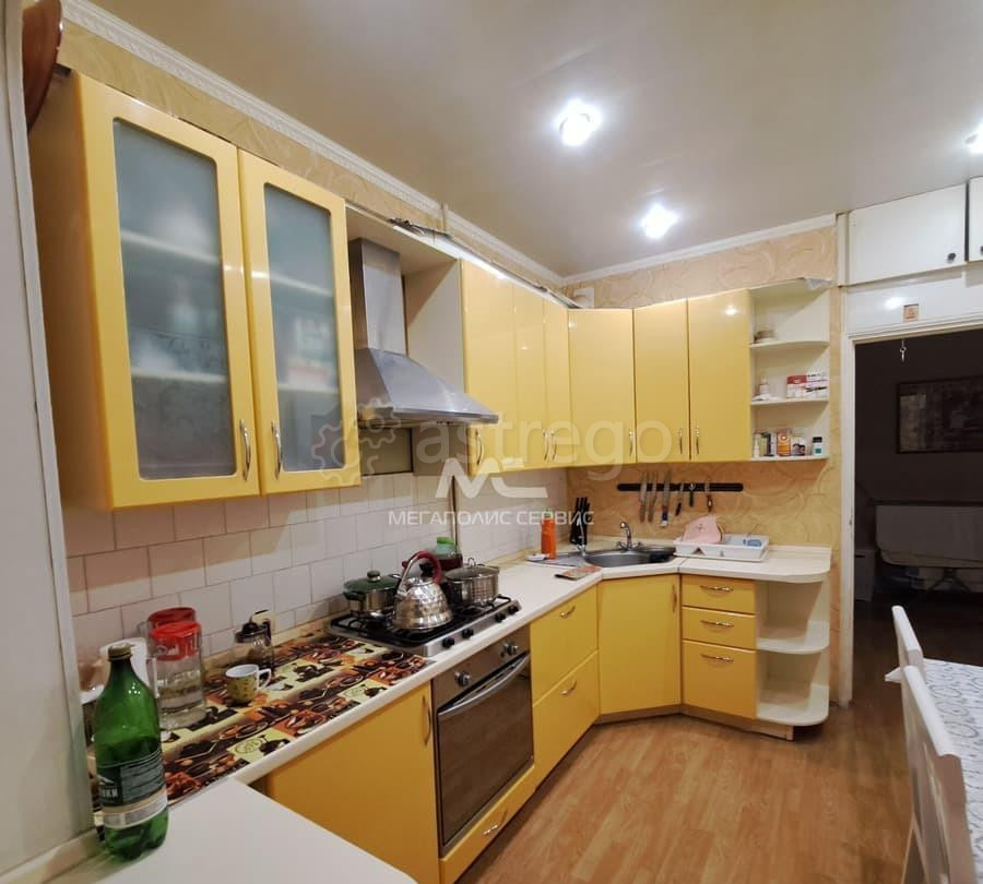 3-комн. квартира, 70.5 м2, 3/5 эт. Астрахань - изображение 1