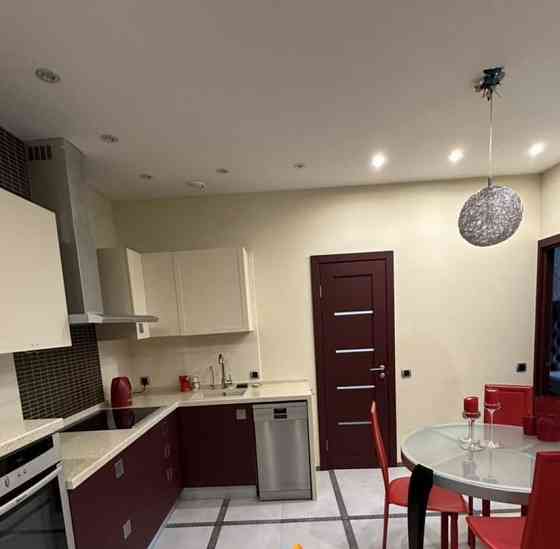 2-комн. квартира, 60 м2, 2/24 эт. Москва