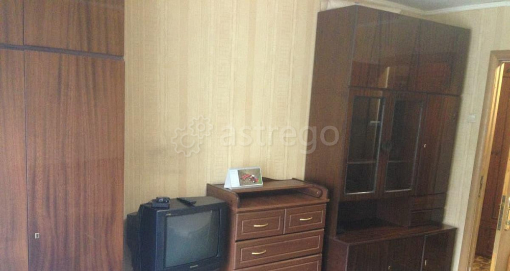 Комната, 48 м2, 1/9 эт. Москва - изображение 1