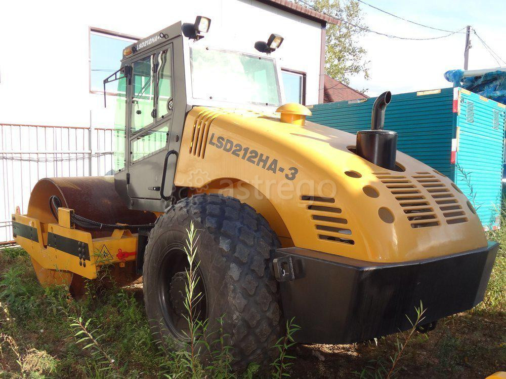 Виброкаток механический одновальцовый XS182J Благовещенск - изображение 1