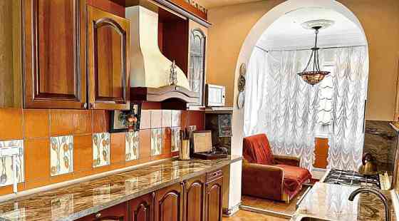 Коттедж, 300 м2 Санкт-Петербург