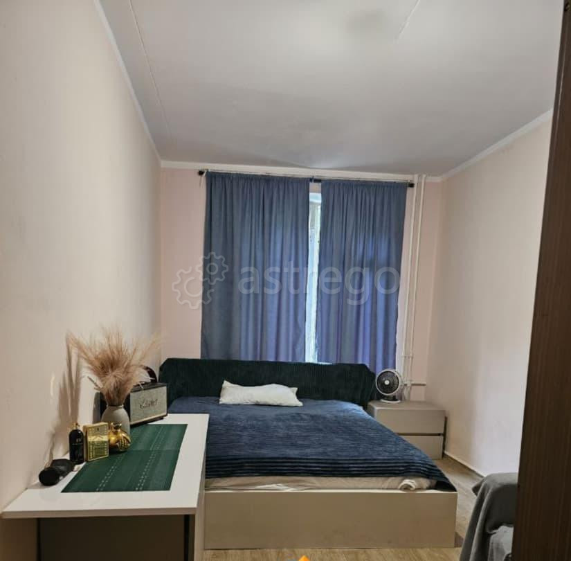 Комната, 58 м2, 3/5 эт. Москва - изображение 1