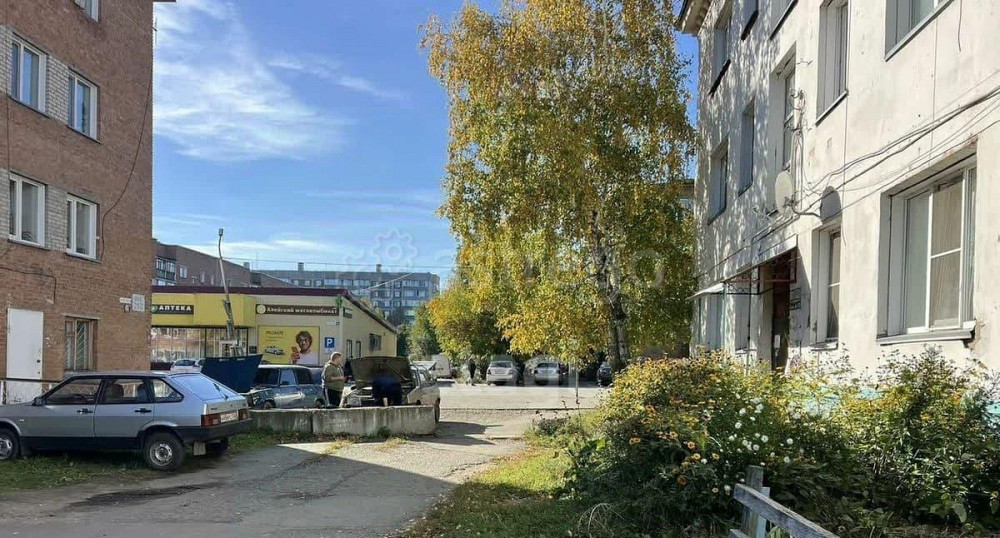 2-комн. квартира, 37 м2, 1/4 эт. Бийск - изображение 1