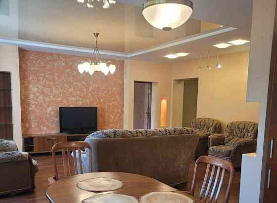 4-комн. квартира, 118.2 м2, 3/3 эт. Новоалтайск