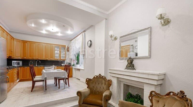 4-комн. квартира, 140 м2, 5/5 эт. Санкт-Петербург - изображение 1