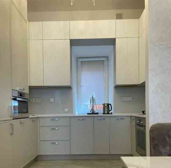 4-комн. квартира, 89 м2, 2/4 эт. Москва