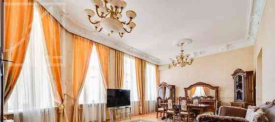 5-комн. квартира, 190 м2, 6/7 эт. Москва
