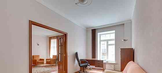 3-комн. квартира, 121.9 м2, 3/5 эт. Санкт-Петербург