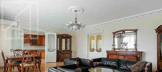 3-комн. квартира, 135 м2, 3/5 эт. Москва