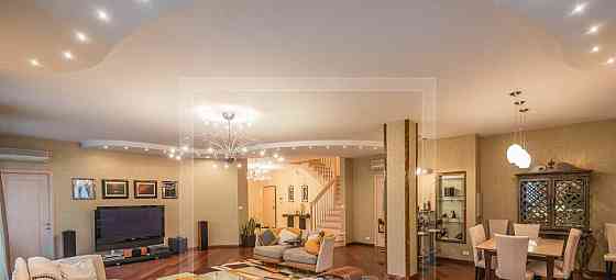 4-комн. квартира, 220 м2, 3/5 эт. Москва