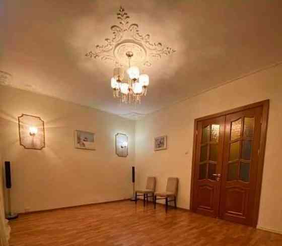 4-комн. квартира, 104 м2, 2/5 эт. Санкт-Петербург